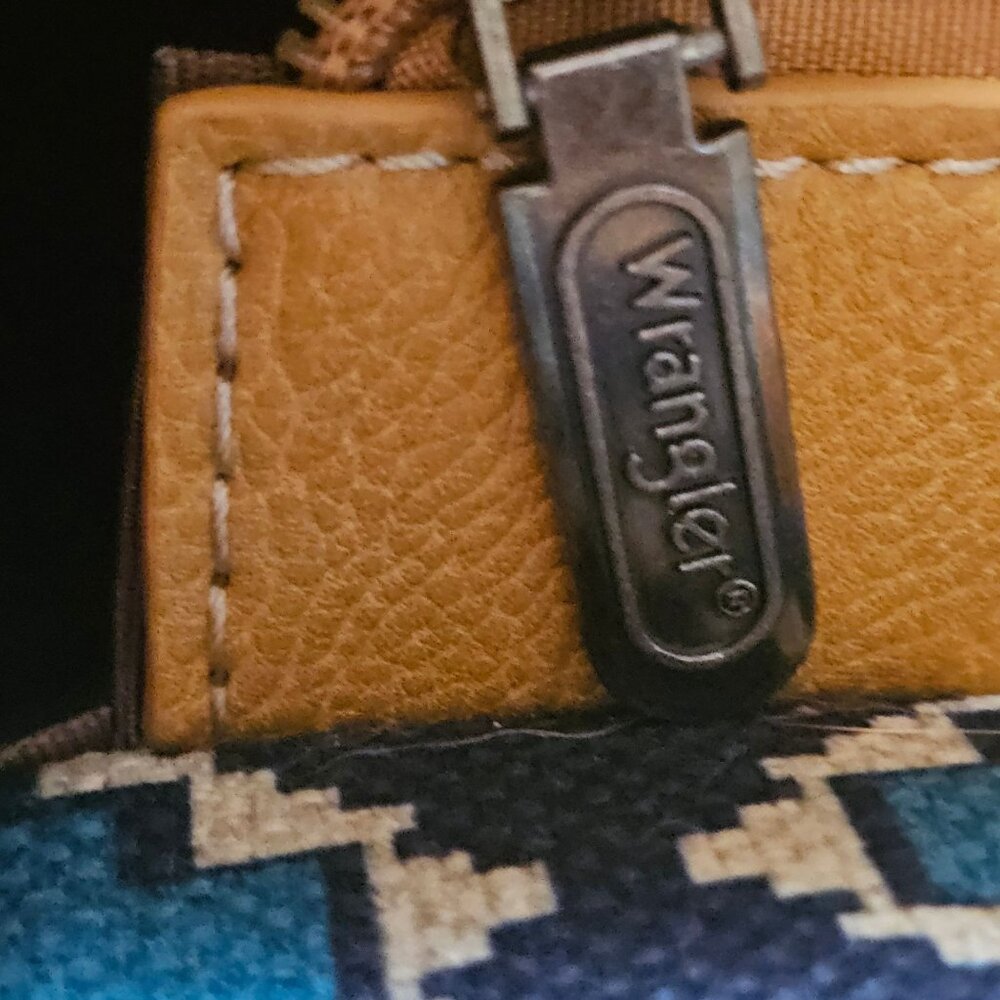Wrangler Women's Southwestern Print Dual Sided Wide Canvas Tote 17 X 5 X 13 - Picture 13 of 16